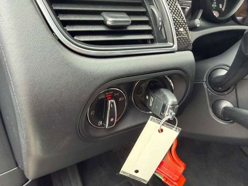 Used 2016 Porsche Macan Turbo image 16