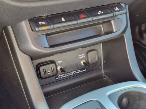 Used 2022 Chevrolet Colorado LT w/ Fleet Safety Package RWD image 19