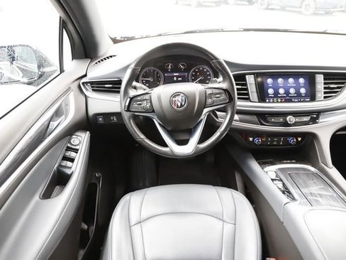 Used 2022 Buick Enclave Essence FWD image 19