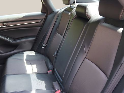 Used 2018 Honda Accord Sport image 15