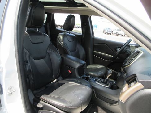 Used 2015 Jeep Cherokee Limited AWD/4WD image 22