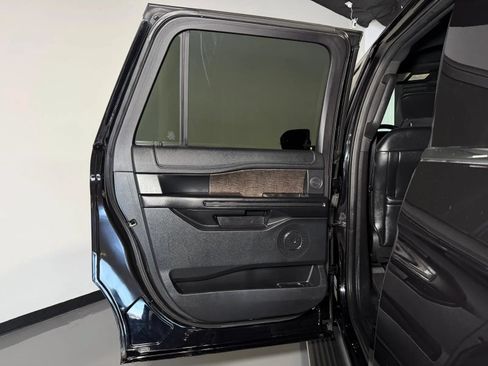 Used 2019 Ford Expedition Max Limited RWD image 20
