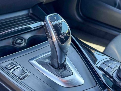 Used 2018 BMW 230i Convertible RWD image 18