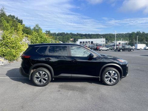 Used 2023 Nissan Rogue SV AWD/4WD image 9