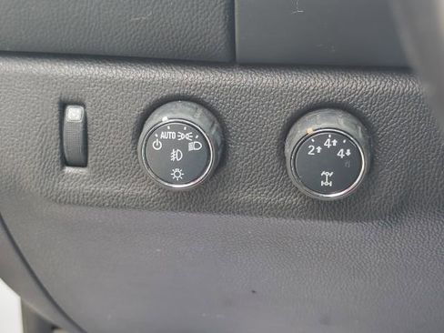 Used 2015 Chevrolet Colorado LT w/ LT Convenience Package image 18