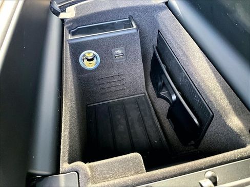 Used 2017 BMW 750i RWD image 26