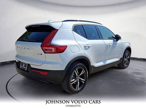 New 2026 Volvo XC40 B5 Core w/ Climate Package image 4