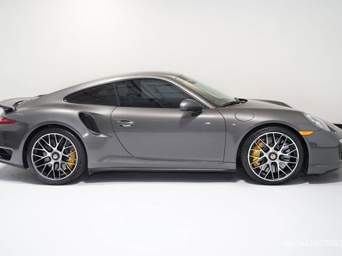 Used 2014 Porsche 911 Turbo S image 3