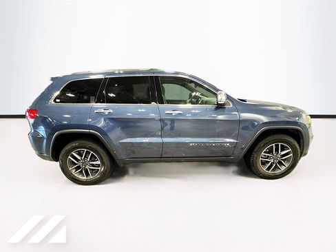 Used 2019 Jeep Grand Cherokee Limited w/ Trailer Tow Group IV AWD/4WD image 4