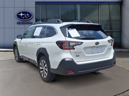 Certified 2025 Subaru Outback Premium w/ Popular Package #1 AWD/4WD image 3