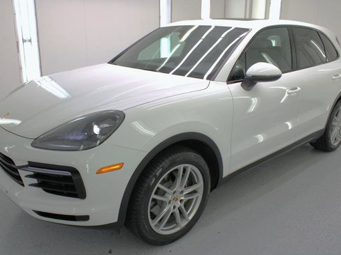 Used 2020 Porsche Cayenne AWD/4WD image 4