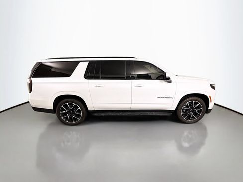 Used 2025 Chevrolet Suburban RST w/ RST Capability Package AWD/4WD image 9