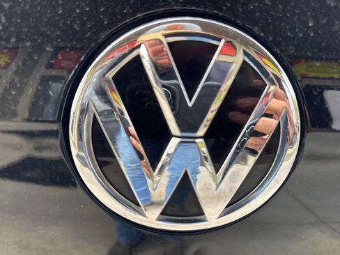 Used 2015 Volkswagen Golf Launch Edition image 28