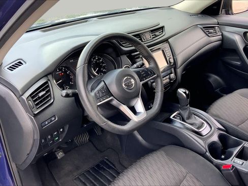 Used 2020 Nissan Rogue SV FWD image 17