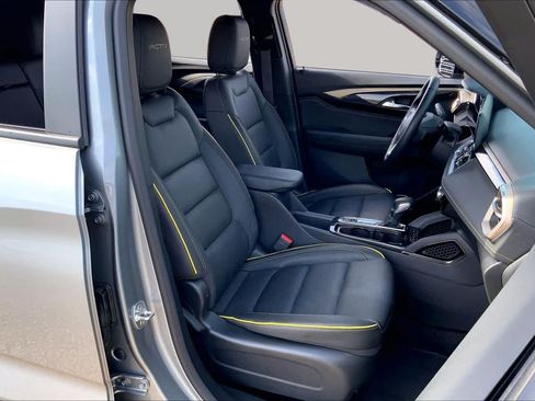 Used 2025 Chevrolet TrailBlazer ACTIV w/ Driver Confidence Package FWD image 9