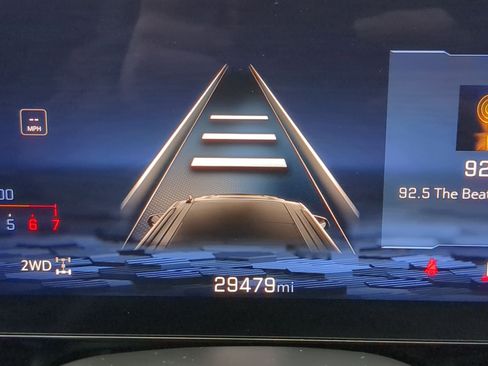 Used 2025 Chevrolet Suburban Z71 image 22