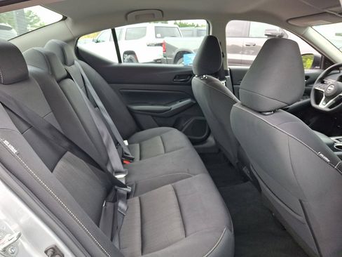 Used 2024 Nissan Altima 2.5 SV FWD image 15