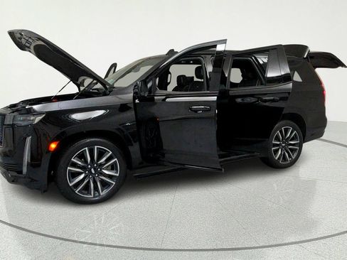 Used 2023 Cadillac Escalade Sport Platinum w/ Heavy-Duty Trailer Package AWD/4WD image 9
