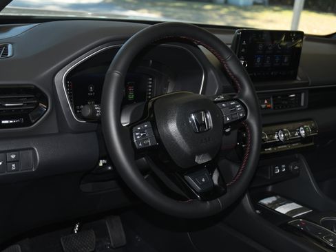 New 2025 Honda Pilot Black Edition image 4