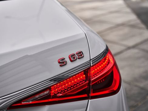 Used 2024 Mercedes-Benz S 63 AMG S w/ Rear Seat Package image 12