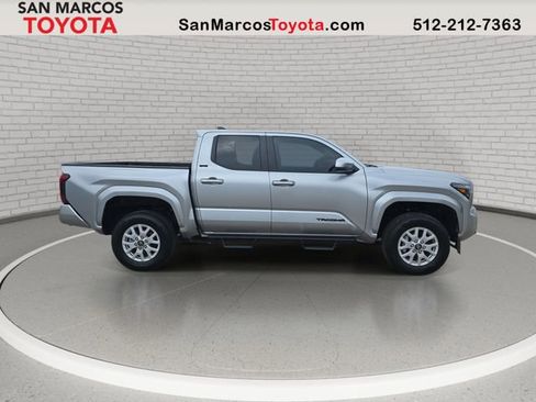 Used 2025 Toyota Tacoma SR5 image 4