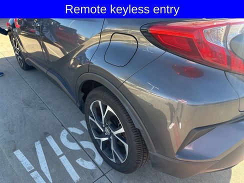 Used 2019 Toyota C-HR Limited image 7