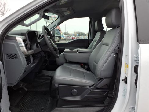 Certified 2025 Ford F250 XL w/ FX4 Off-Road Package image 12