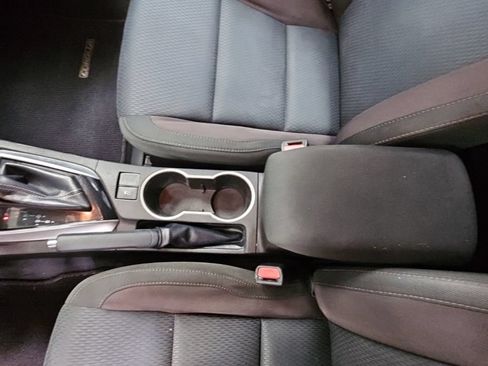 Used 2018 Toyota Corolla LE w/ LE Premium Package w/Moonroof FWD image 16