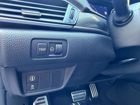 Used 2018 Honda Accord Sport image 11