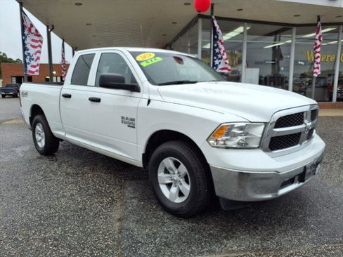 Used 2024 RAM 1500 Classic SLT image 2