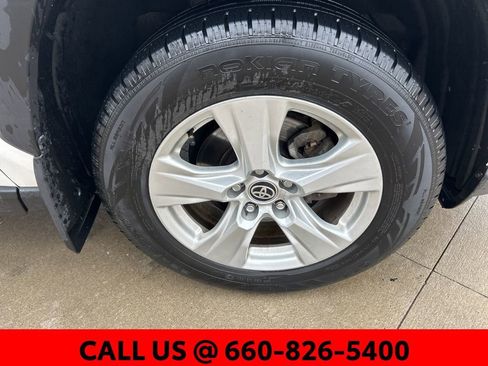Certified 2021 Toyota RAV4 XLE w/ Convenience Package image 5