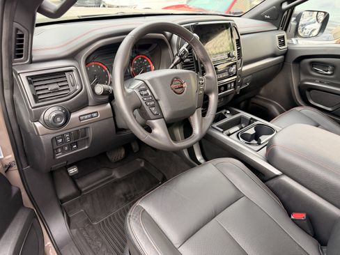 Used 2023 Nissan Titan PRO-4X w/ Pro-4x Convenience Package AWD/4WD image 14