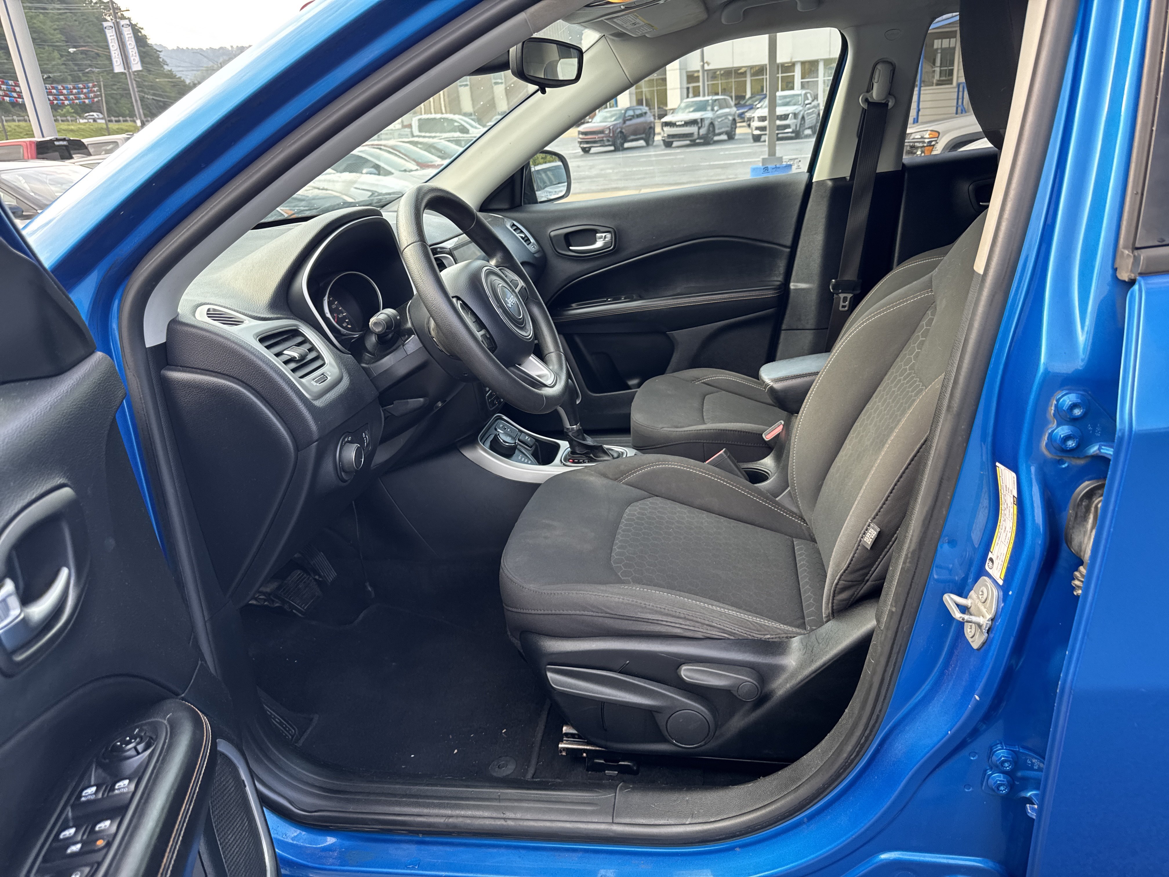 Used 2018 Jeep Compass Sport w/ Tech Group AWD/4WD image 11