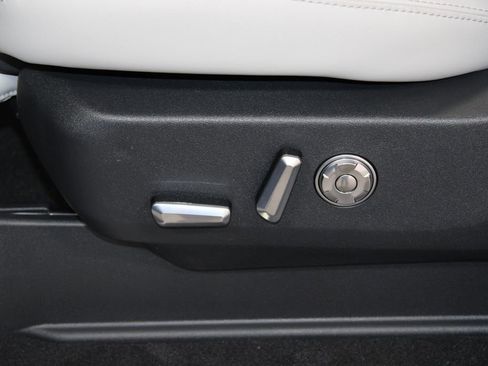 New 2026 Lincoln Navigator Reserve AWD/4WD image 22