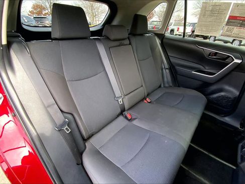 Used 2024 Toyota RAV4 LE AWD/4WD image 32
