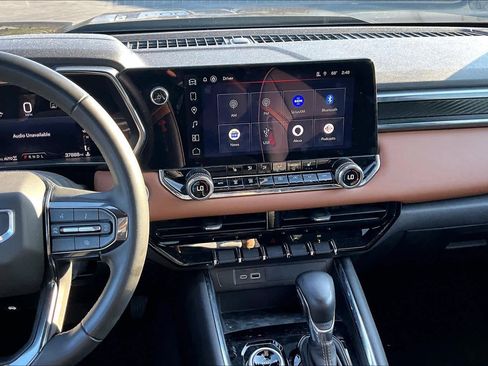 Used 2023 GMC Canyon AT4 w/ Technology Package image 9