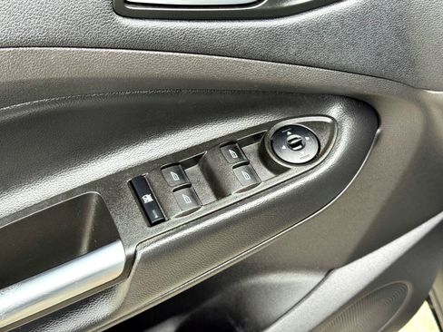 Used 2018 Ford Escape SE w/ SE Sport Appearance Package AWD/4WD image 15