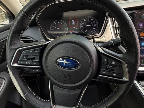 Used 2025 Subaru Outback Premium w/ Popular Package #1A AWD/4WD image 19