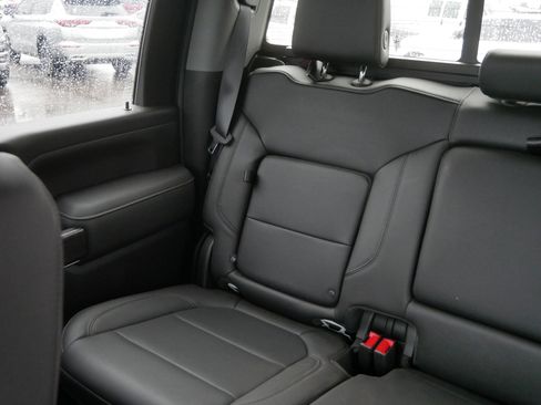 Used 2022 Chevrolet Silverado 3500 LTZ AWD/4WD image 12