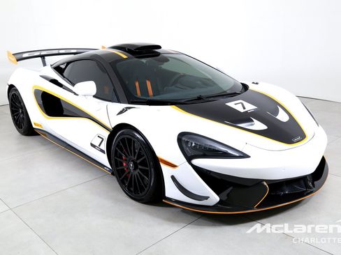 Used 2020 McLaren 620R RWD image 3