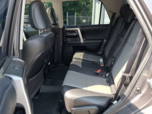 Used 2020 Toyota 4Runner SR5 Premium w/ Moonroof Package AWD/4WD image 8