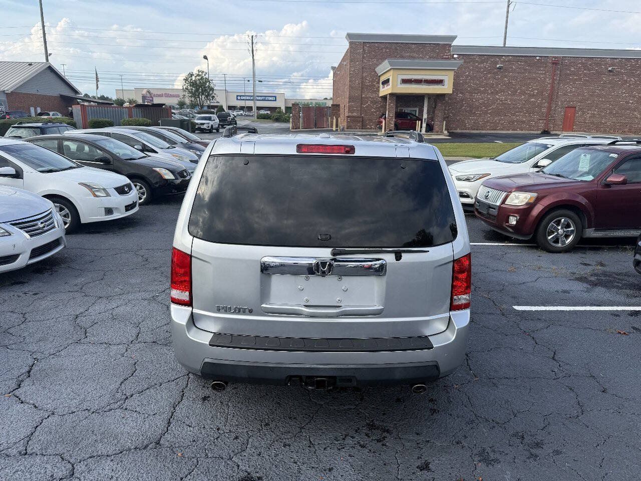 Used 2010 Honda Pilot EX-L image 11
