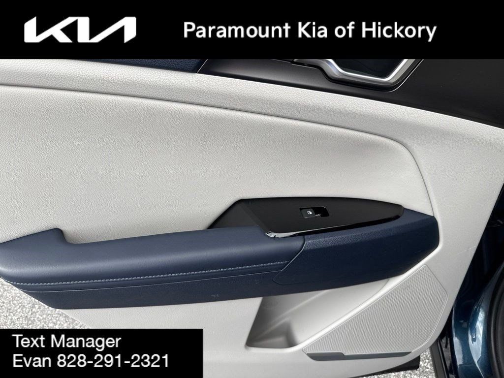Used 2023 Kia Sportage EX AWD/4WD image 12