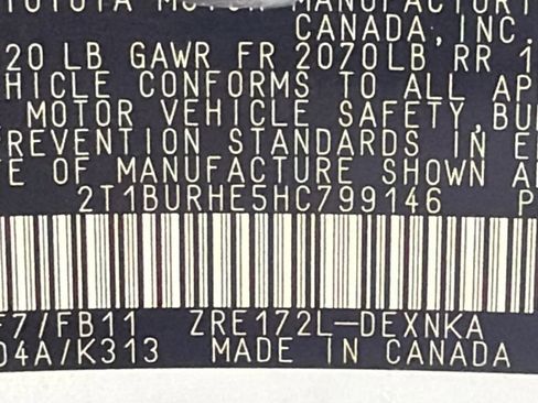 Used 2017 Toyota Corolla LE image 31