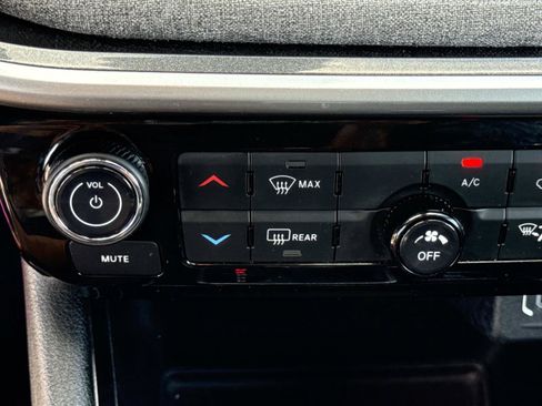 Certified 2024 Jeep Compass Latitude AWD/4WD image 27