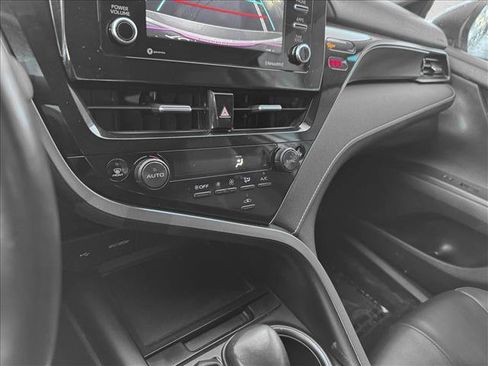 Used 2024 Toyota Camry SE image 15