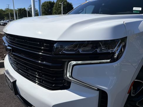 Used 2023 Chevrolet Suburban RST w/ Luxury Package AWD/4WD image 6
