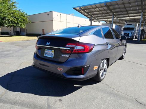 Used 2019 Honda Clarity Plug-In Hybrid image 8