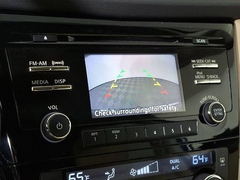 Used 2017 Nissan Rogue SV AWD/4WD image 4