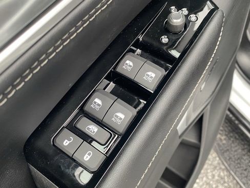 New 2025 Jeep Wagoneer L Series II w/ Convenience Group I image 13